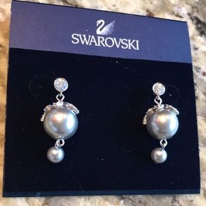 New‎ Swarovski Crystal Narrative Pierced Pearl Earrings Silver Grey